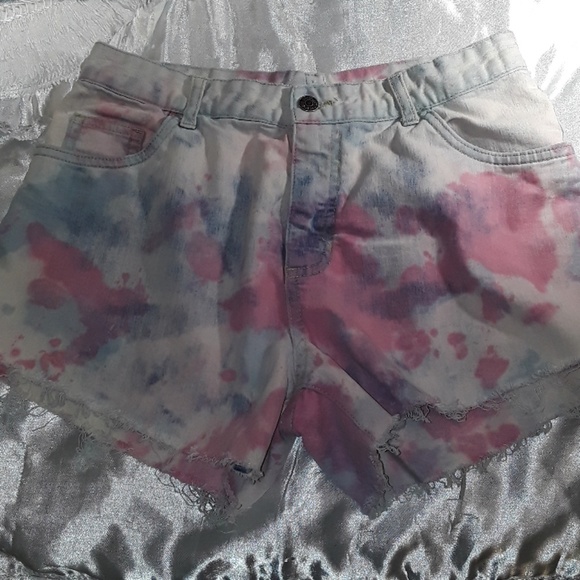 Tie dye shorts and 2 tie dye Shirts - Picture 2 of 8